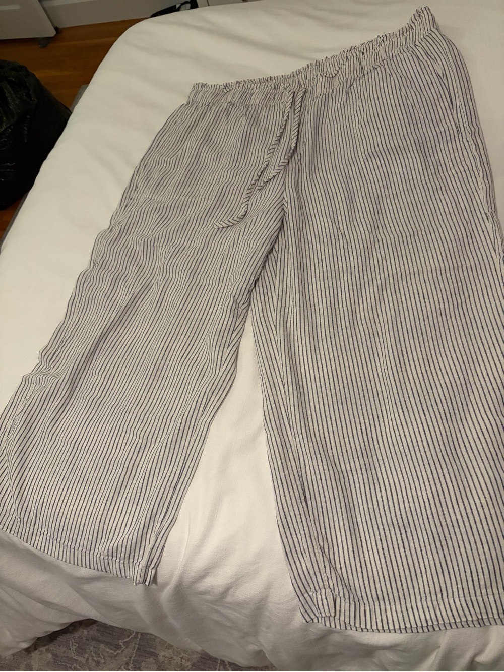 Ava & Viv White and Navy Striped Lounge Pants